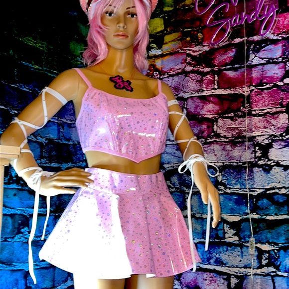 New Pink Vinyl Rave skirt - Picture 2 of 6